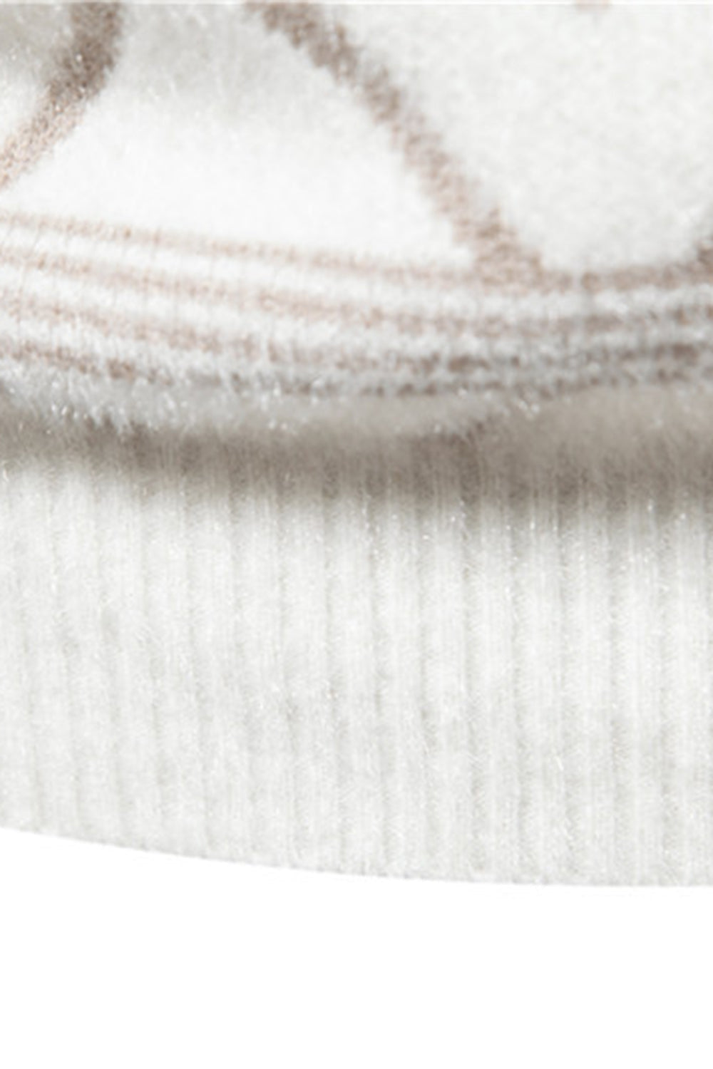 Biały męski sweter z okrągłym dekoltem i nadrukiem w paski