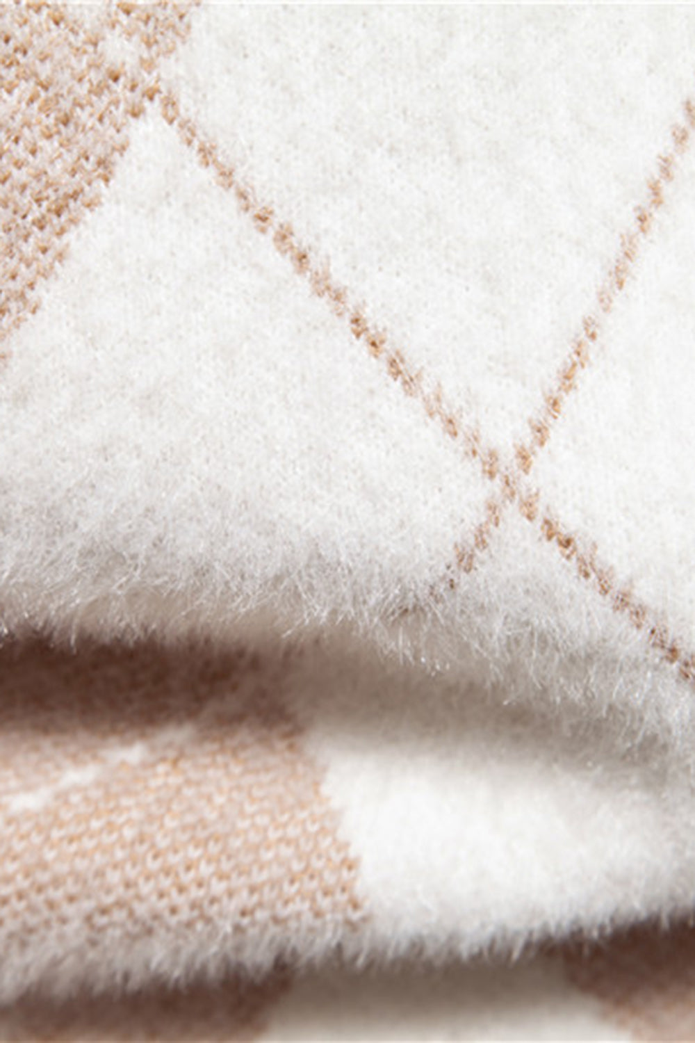 Lekki męski sweter z okrągłym dekoltem i nadrukiem w kolorze khaki