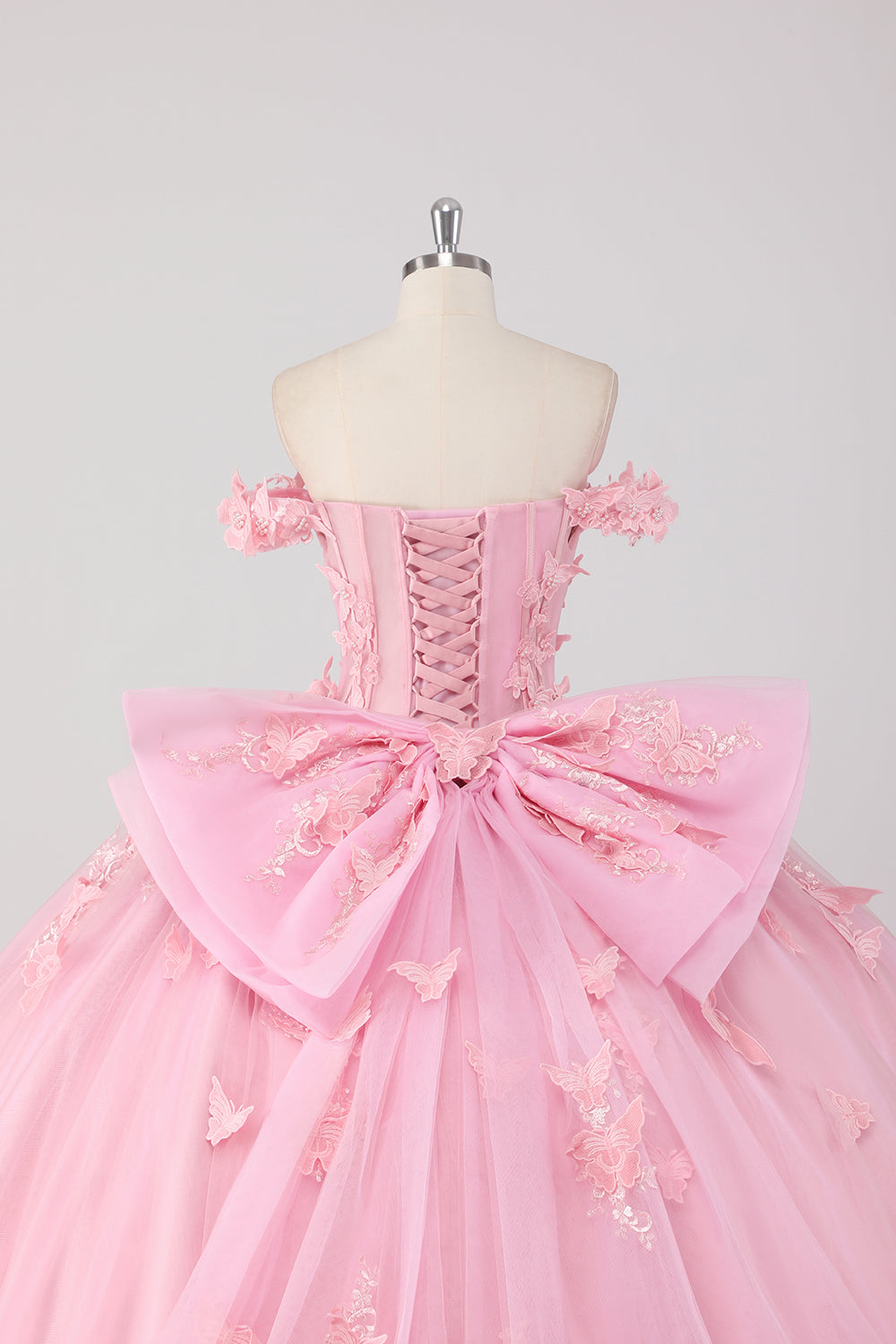 Księżniczka Różowa Suknia Balowa Z Odkrytymi Ramionami Z Koralikami Motyl Tiulowa Sukienka Quinceanera Z Kokardą