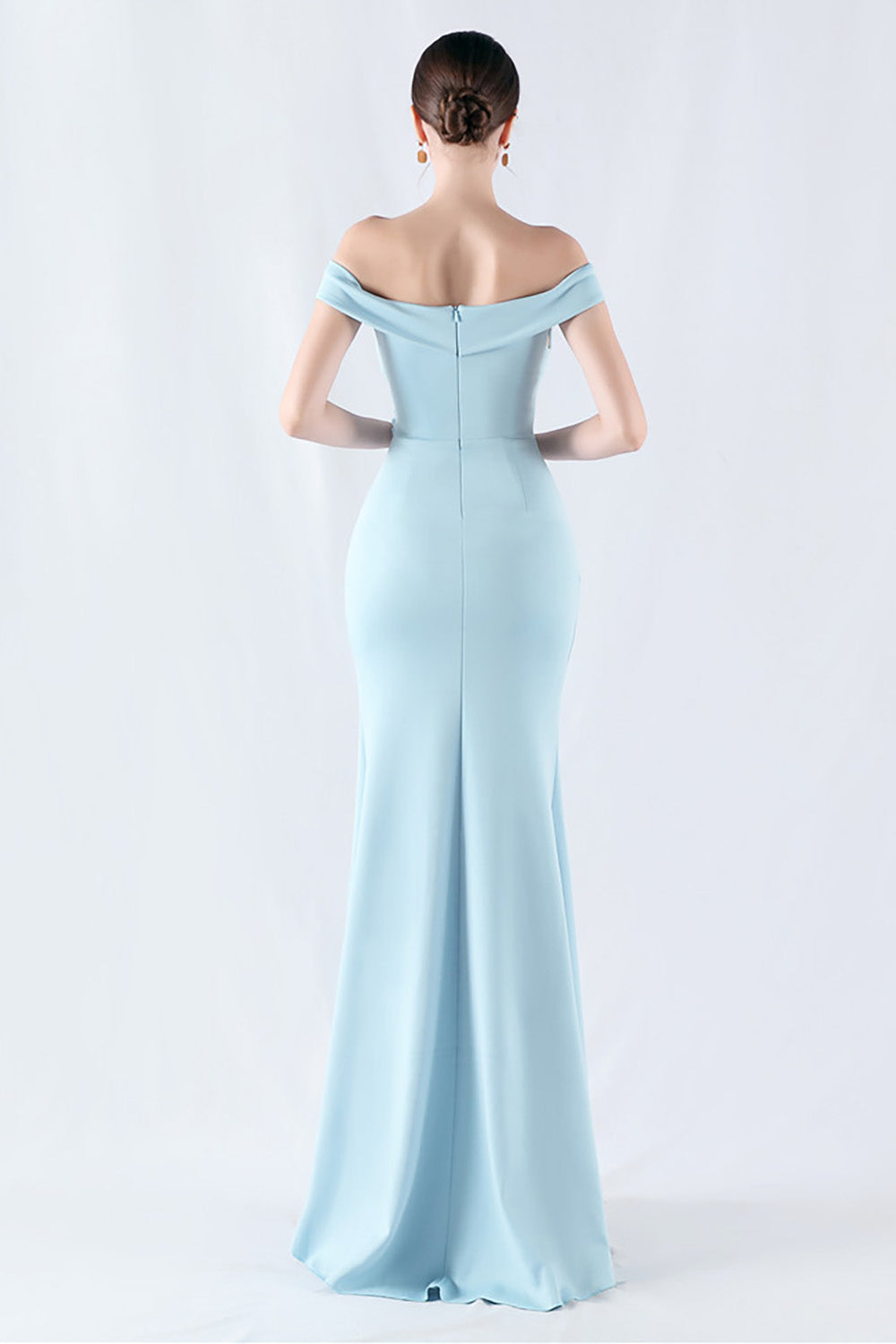 Bordowa Syrenka Z Odkrytymi Ramionami Długa Sukienka Na Studniówkę Z Rozcięciem