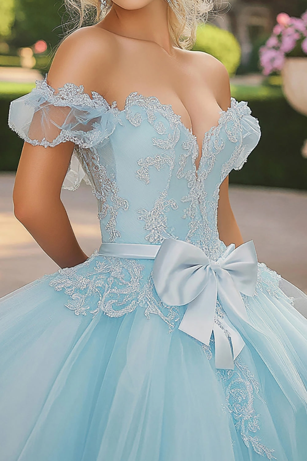 Księżniczka Sky Blue Suknia Balowa Z Odkrytymi Ramionami Tiulowe Koronkowe Aplikacje Sukienka Quinceanera Z Kokardą