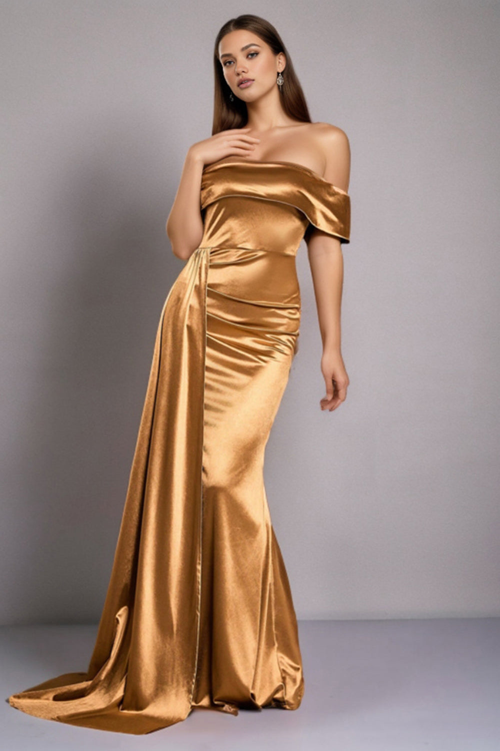 Satynowa sukienka wizytowa syrena z odkrytymi ramionami