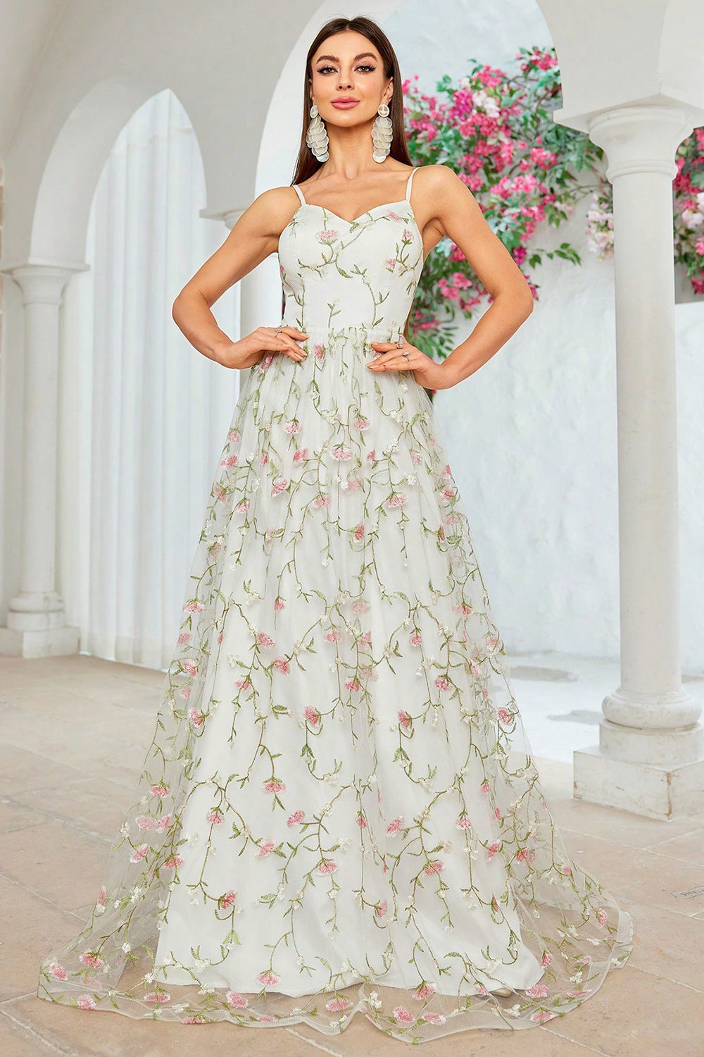 Linia kość słoniowa kwiat spaghetti ramiączka haftowana długa suknia ślubna