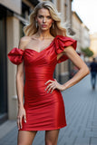 Czerwona satynowa sukienka bodycon na jedno ramię na powrót do domu