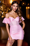 Różowa gorset z odkrytymi ramionami i koralikami sukienka na powrót do domu