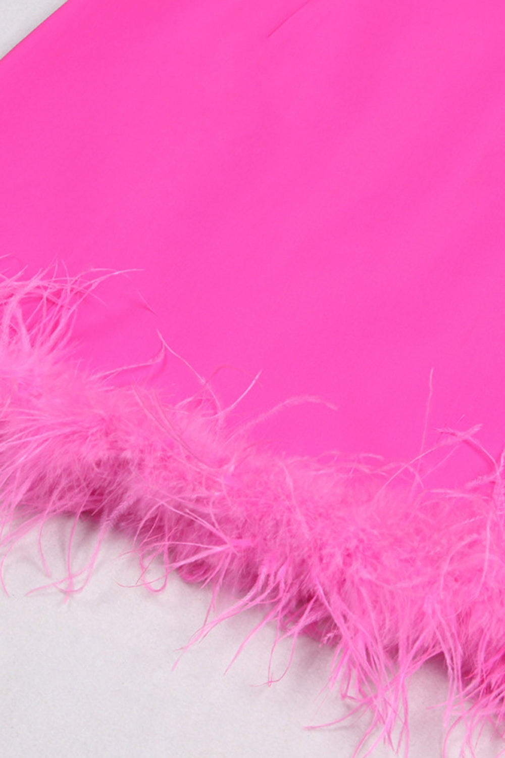 Czarne 2-częściowe krótkie damskie garnitury balowe z klapami w kształcie szczytu z piórem