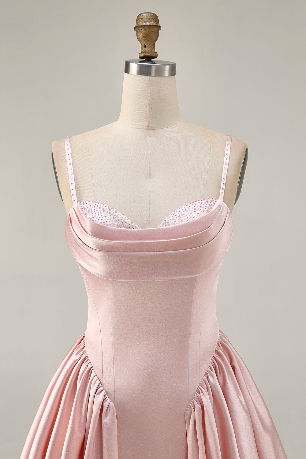 Różowy dekolt w kształcie litery A Spaghetti Ramiączka z koralikami Satynowa sukienka na powrót do domu