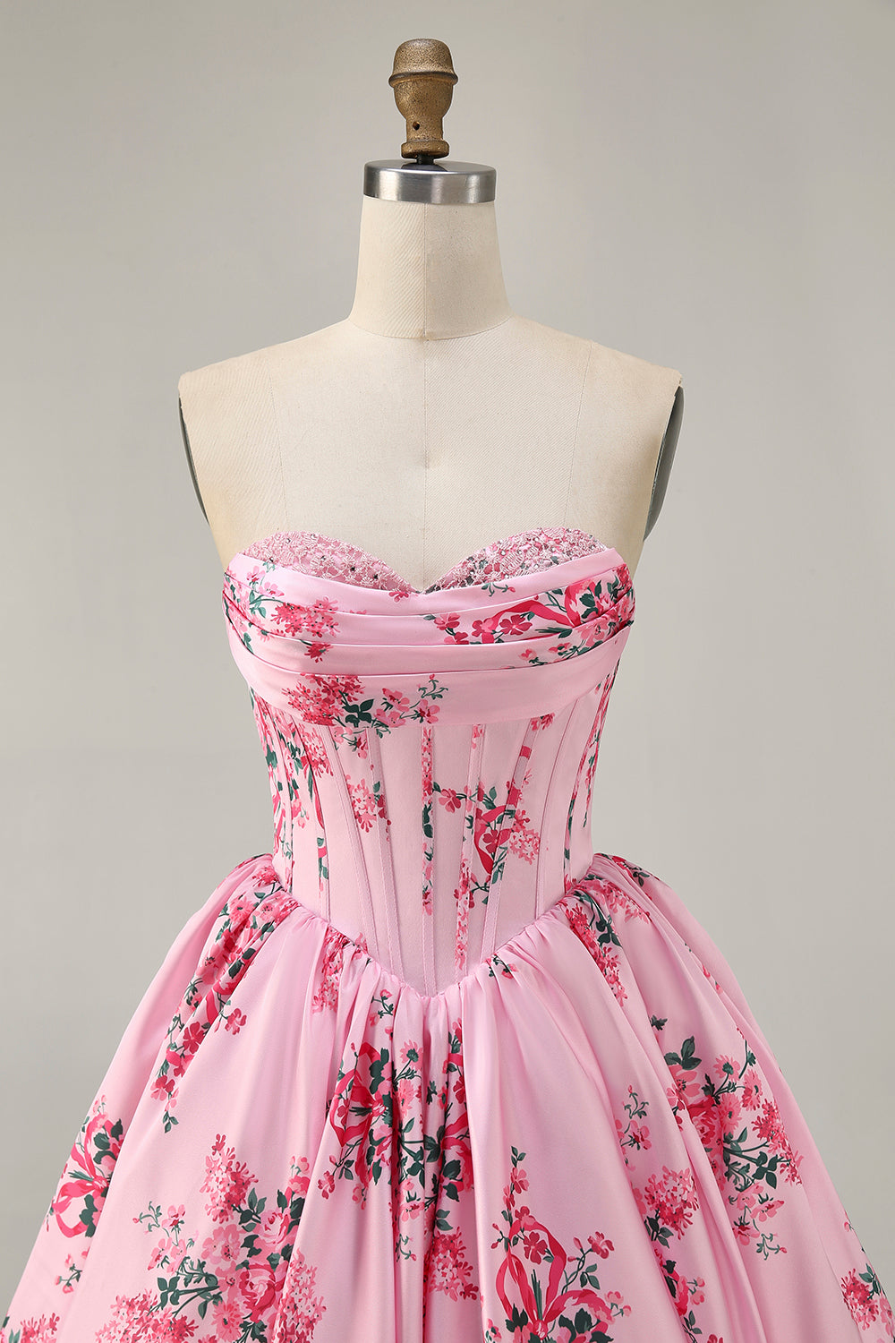 Różowa sukienka w kształcie litery A bez ramiączek z nadrukiem i koralikami