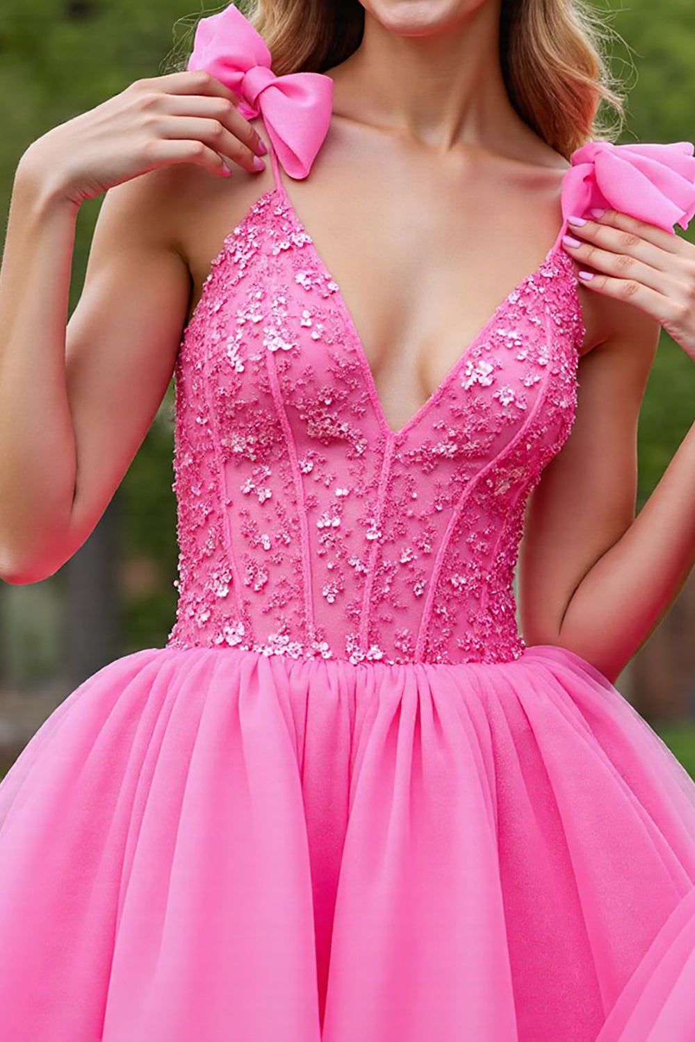 Gorset z głębokim dekoltem w szpic Liliowy tiul Krótka sukienka na powrót do domu z aplikacjami