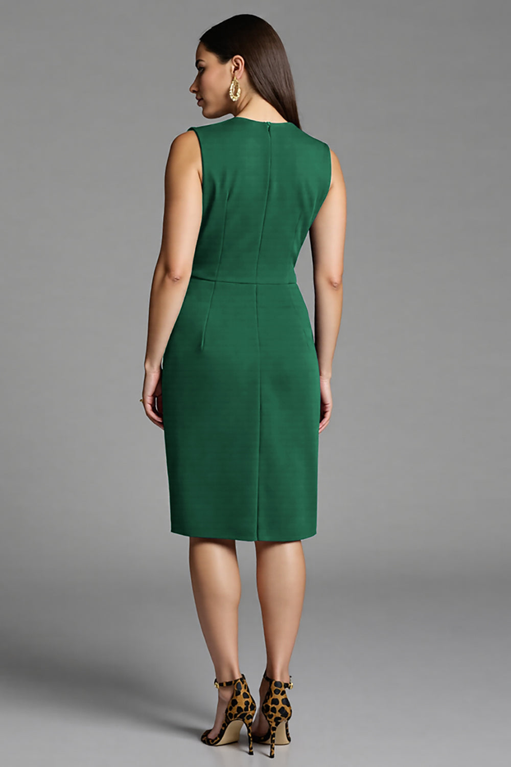 Płaszczowa granatowa sukienka robocza midi z dekoltem w szpic z szarfą