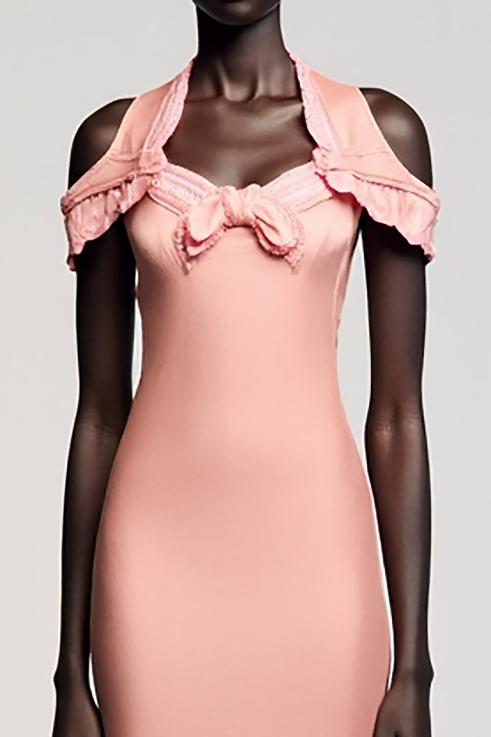 Zimna syrenka na ramię różowa sukienka dla gości weselnych z kokardą