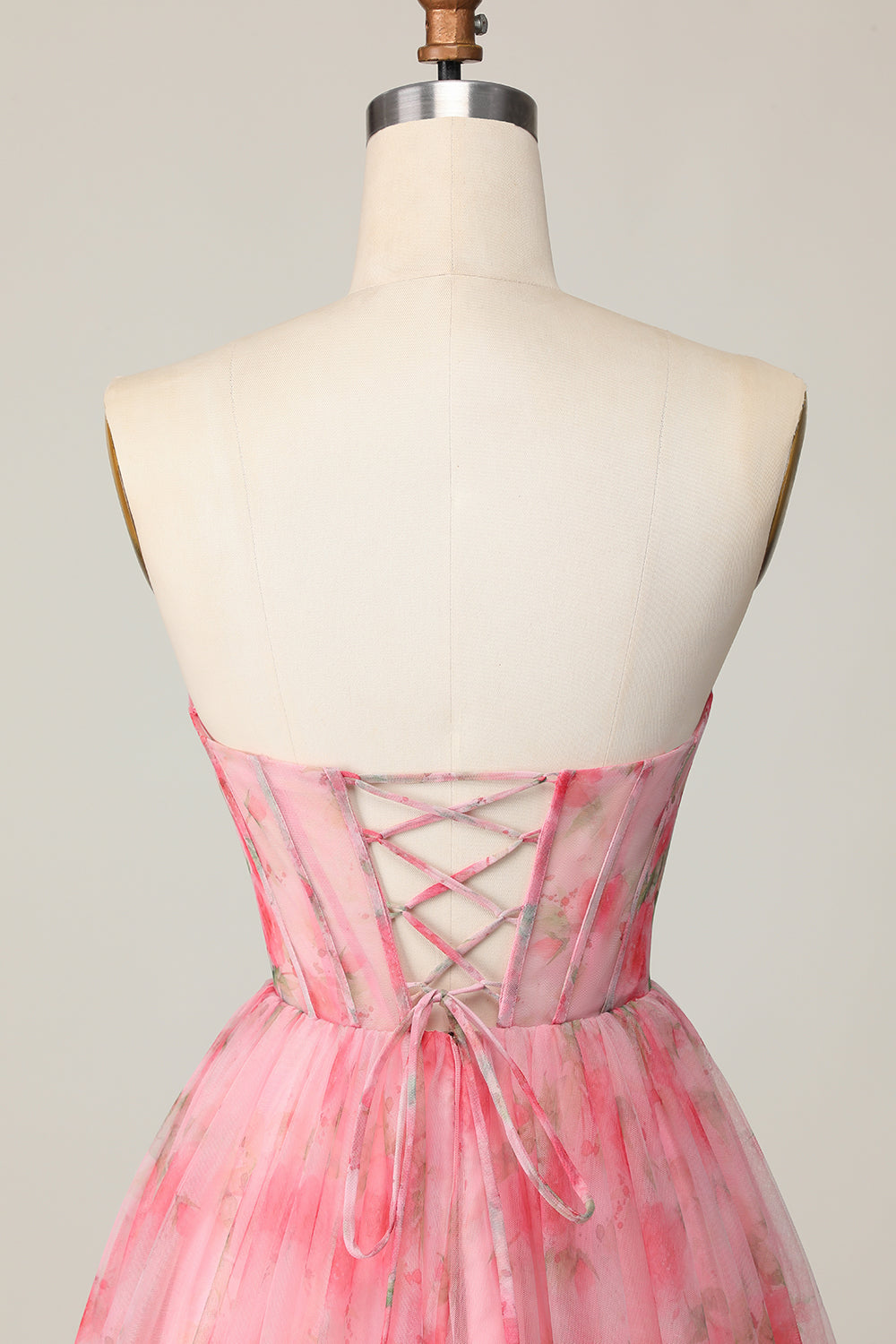 Kwiatowa czerwona sukienka bez ramiączek z nadrukiem z falbankami A Line Homecoming