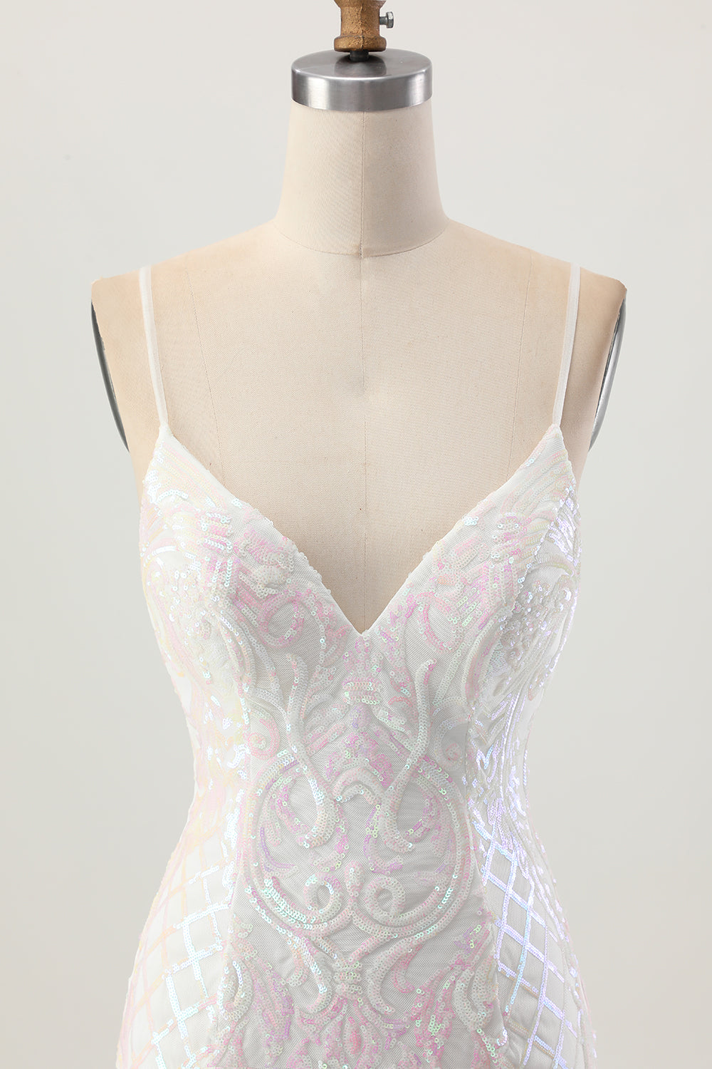 Błyszcząca biała cekinowa sukienka bodycon bez pleców na powrót do domu