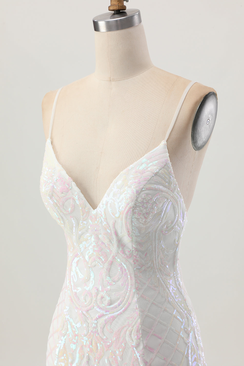 Błyszcząca biała cekinowa sukienka bodycon bez pleców na powrót do domu