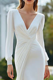 Ivory V-Neck Sfeather Suknia ślubna z długimi rękawami i szarfą
