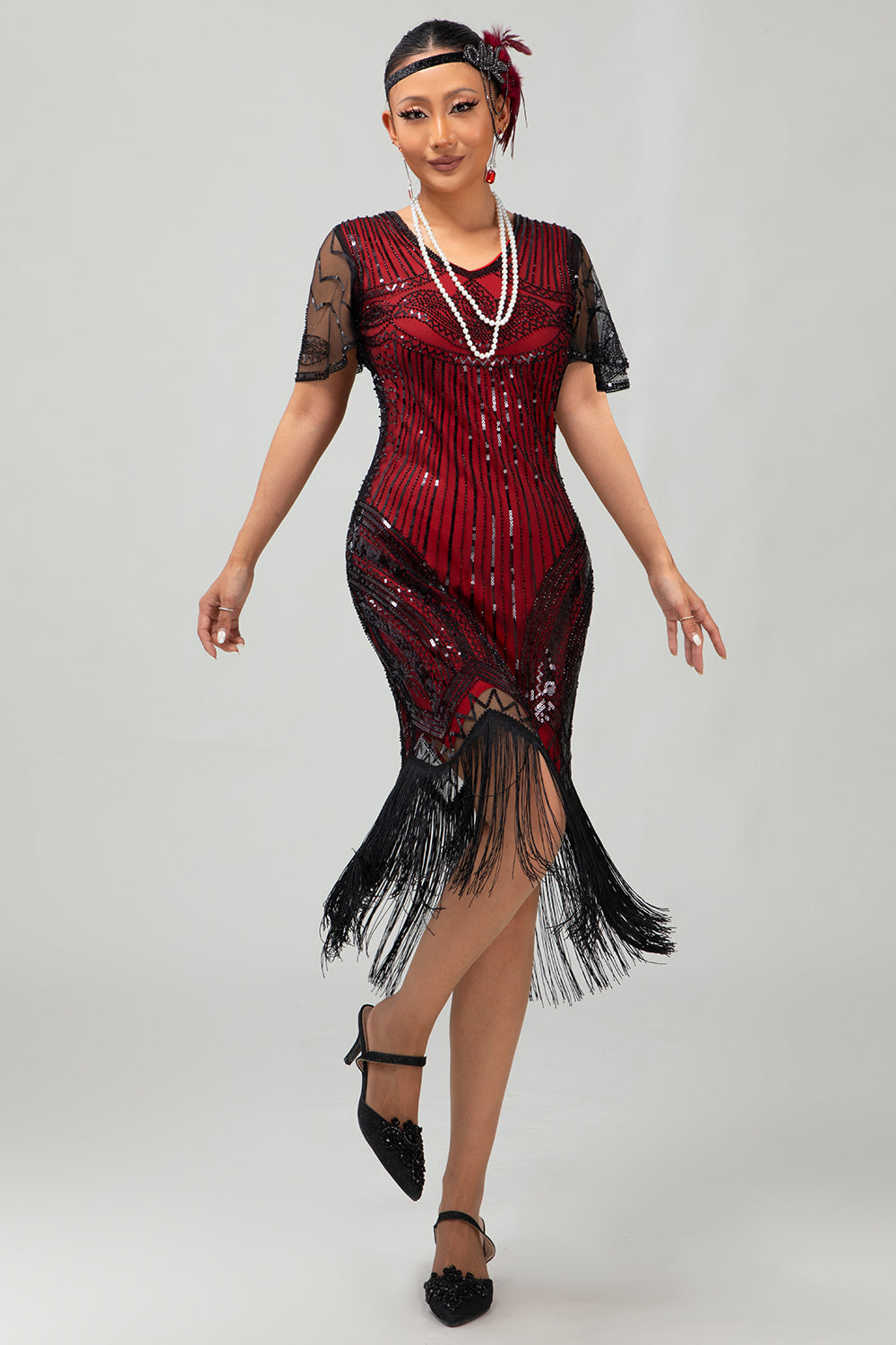 złota cekinowa sukienka bodycon z lat 1920. z frędzlami