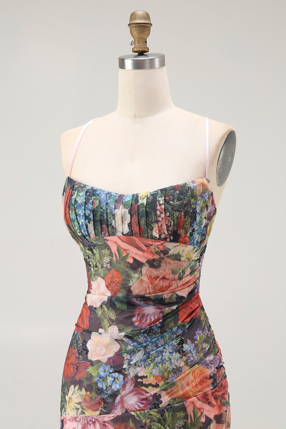 Płaszczowe ramiączka spaghetti Kwiatowa sukienka dla gości weselnych z marszczeniem z koronką z tyłu