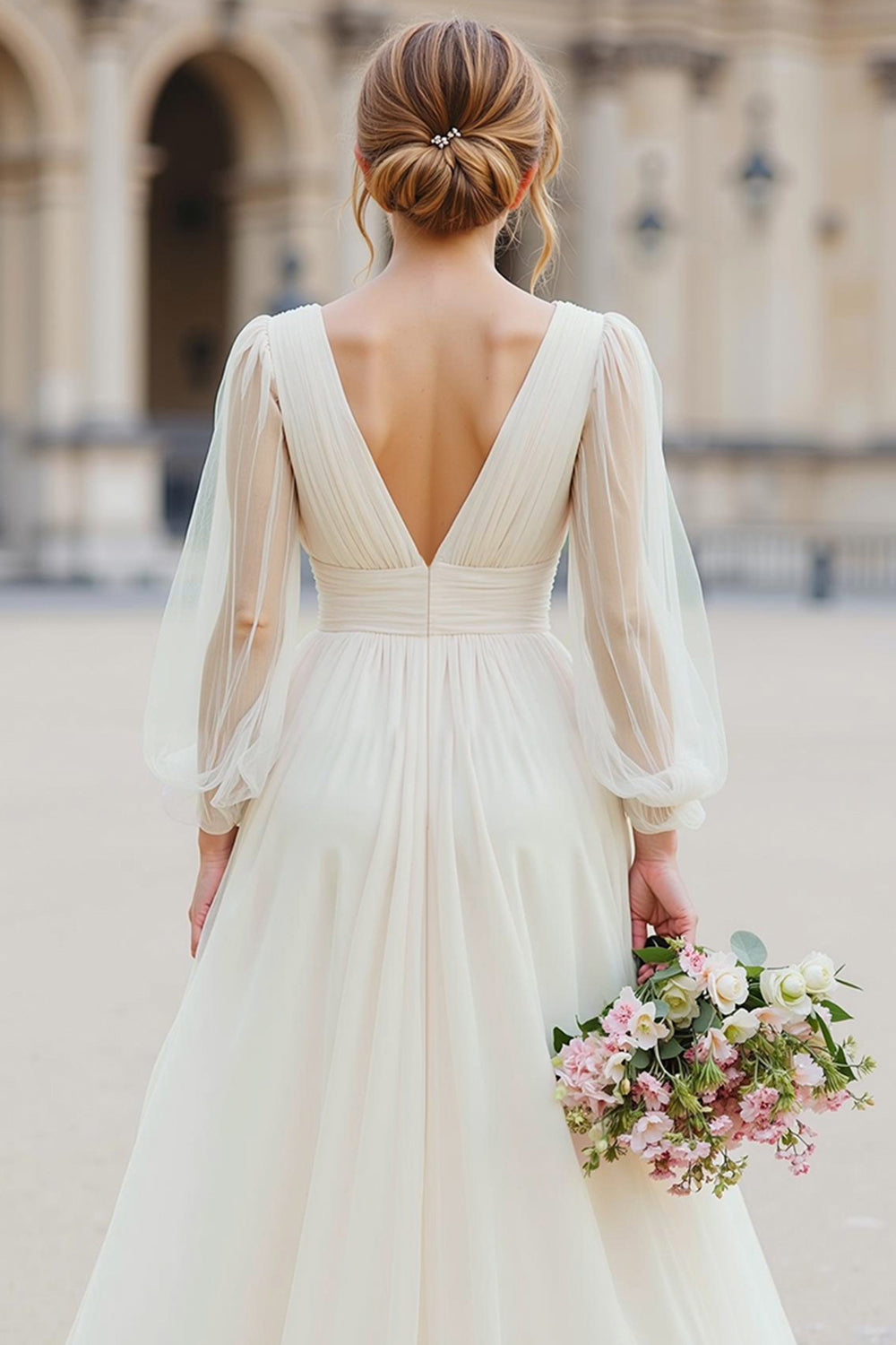 Ivory V-Neck A Line Suknia Ślubna Z Długim Rękawem