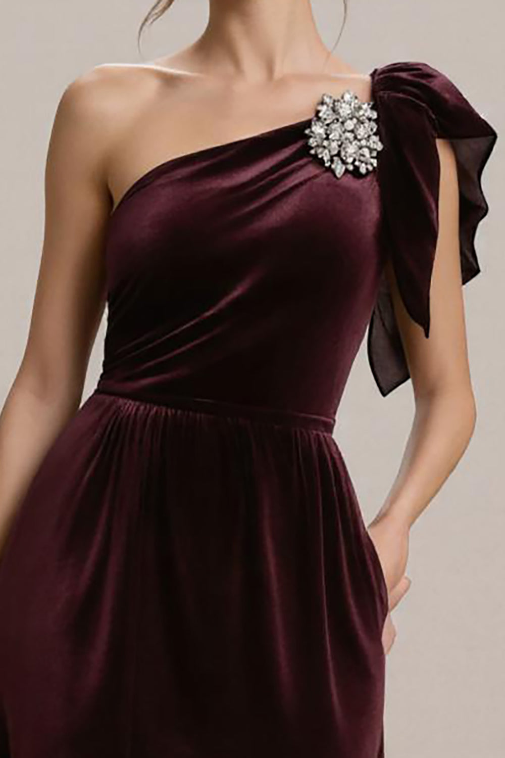 Bordowa Na Jedno Ramię Linia Długa Sukienka Z Falbankami