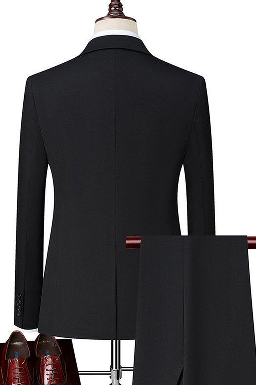 Czarne 3-częściowe męskie garnitury z pojedynczymi piersiami i wyciętymi klapami