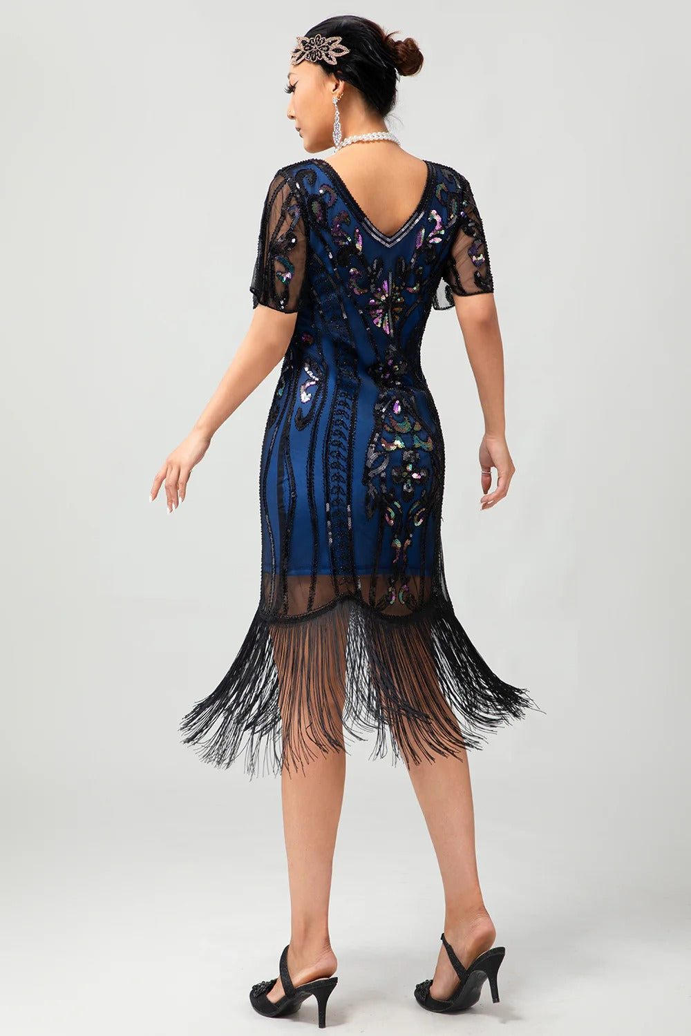Flapper bordowa cekinowa sukienka bodycon z frędzlami z 1920 roku