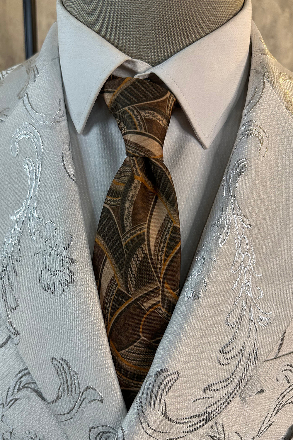 Biała Klapa Szczytowa Garnitury Na Studniówkę