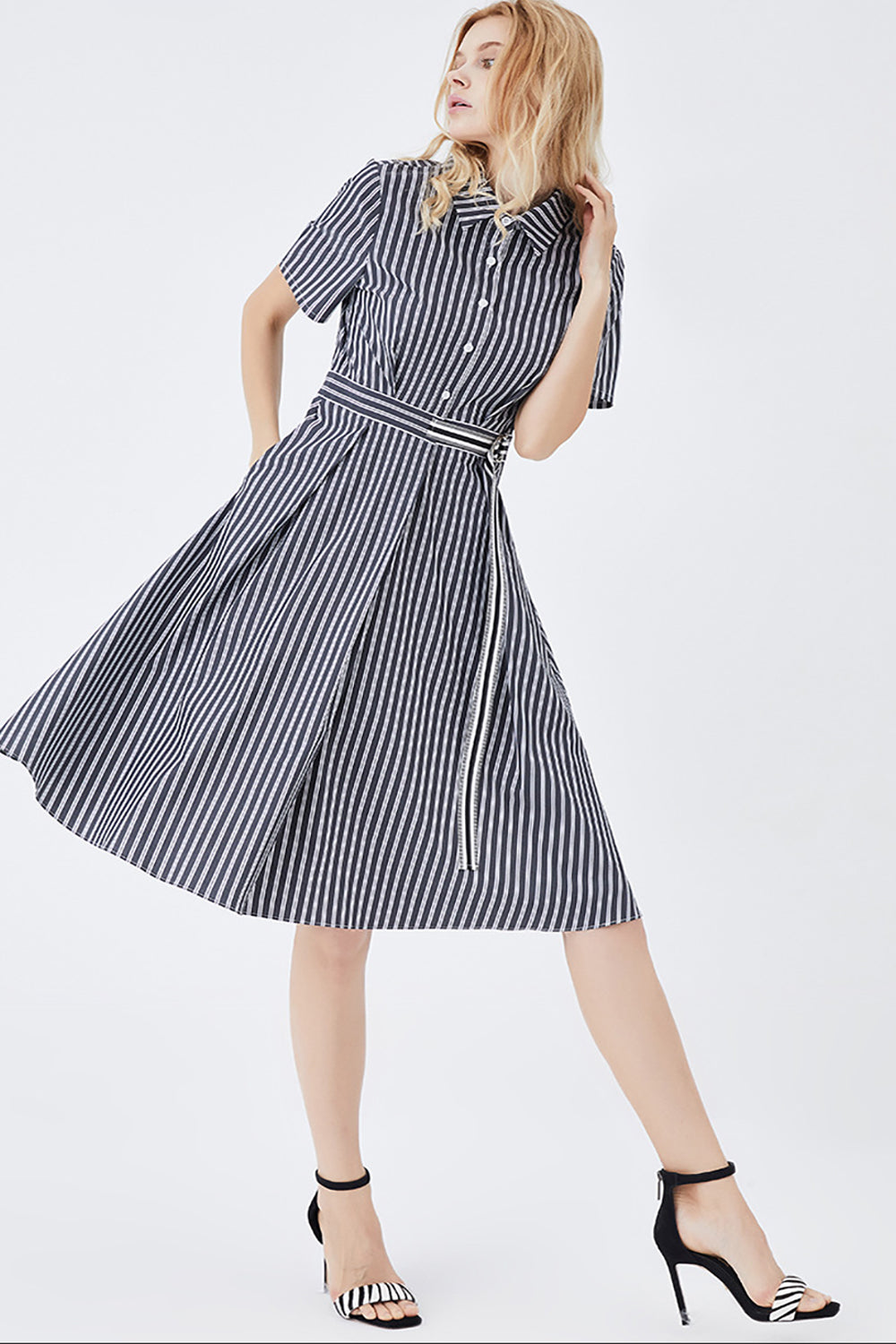 Czarna Sukienka Z Krótkim Rękawem Z Guzikami Na Guziki Letniej Koszuli