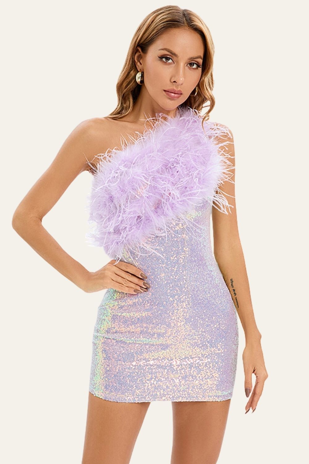 Purple Bodycon One-Shoulder Sequin Patchwork Homecoming Sukienka z piórkiem