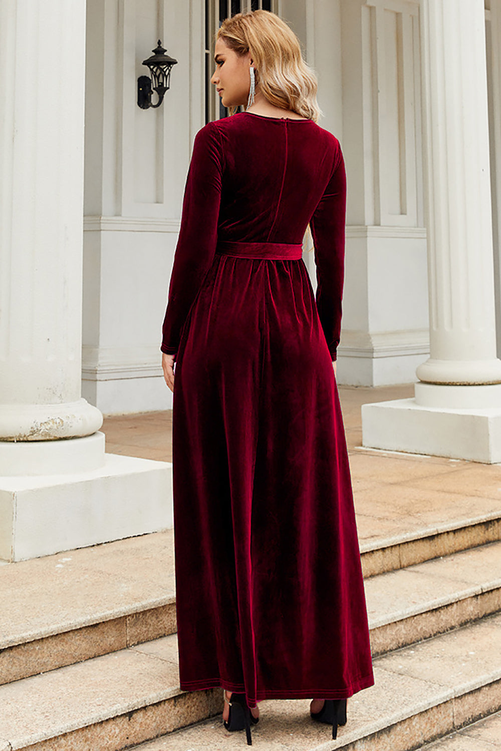 Linia Jewel Neck Czarna Aksamitna Sukienka Świąteczna