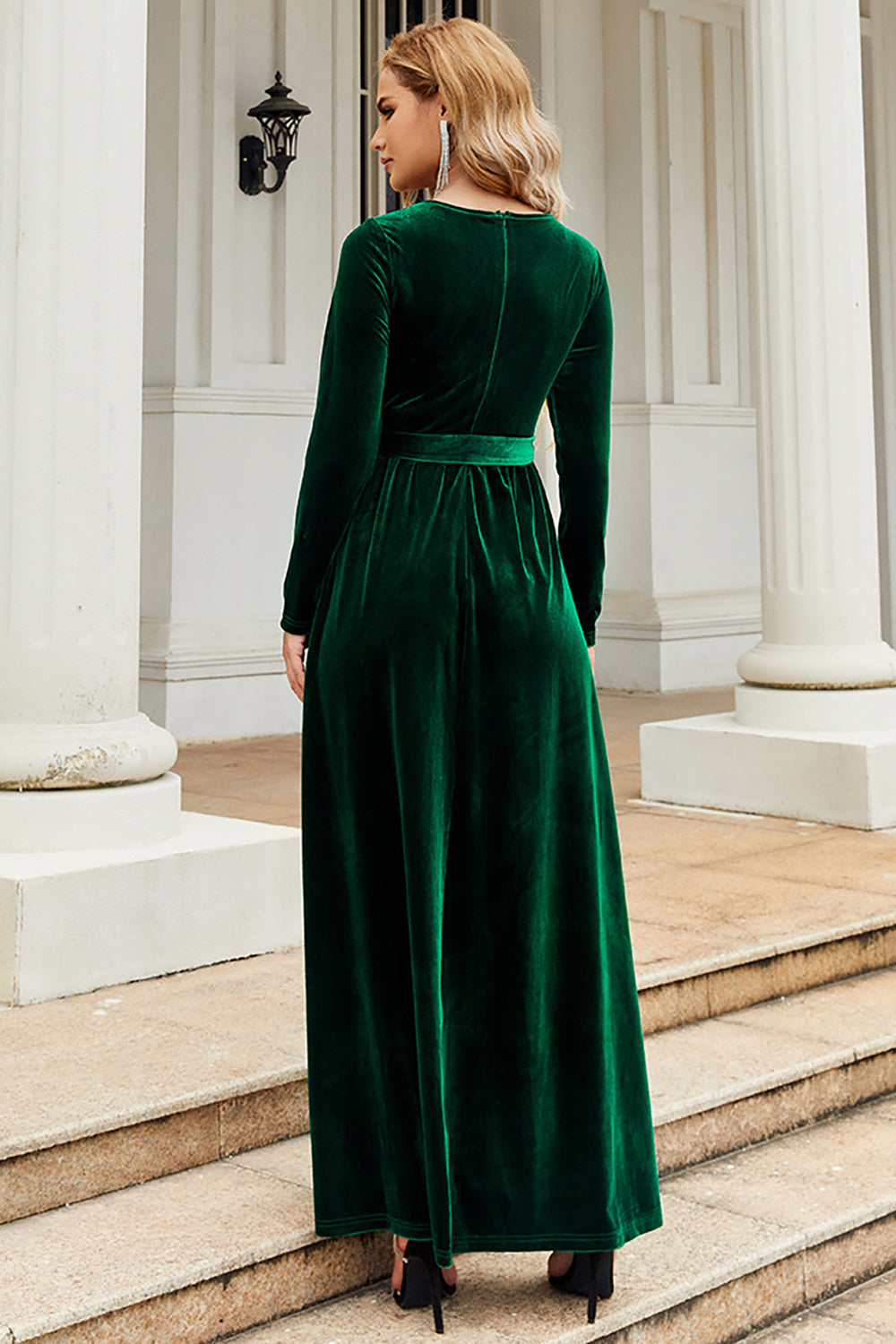 Linia Jewel Neck Czarna Aksamitna Sukienka Świąteczna