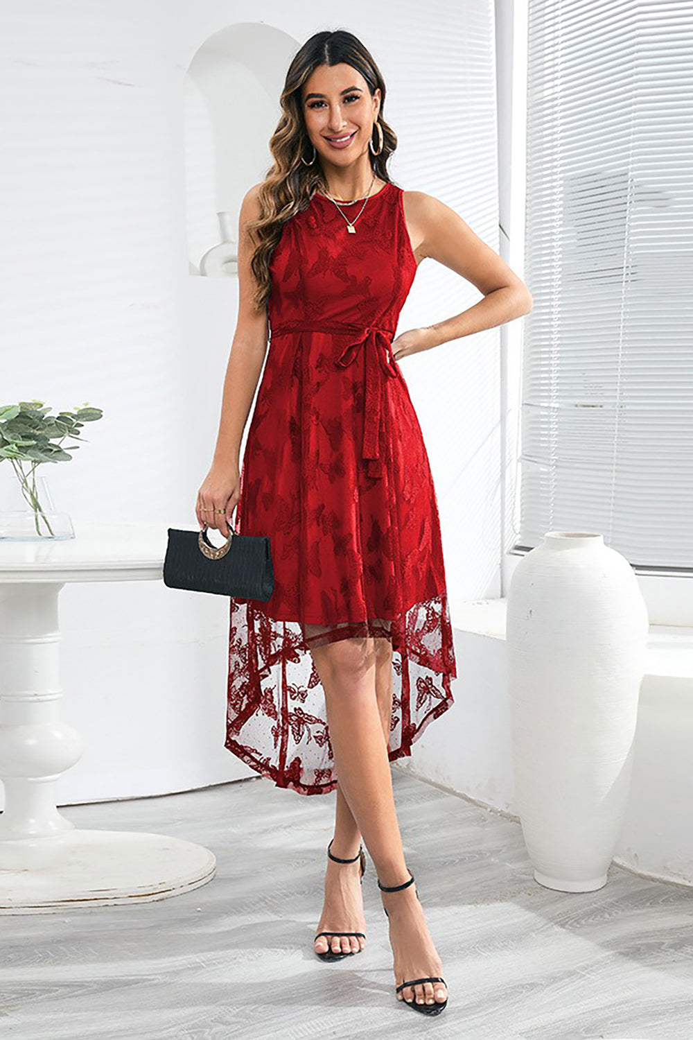 Wysoka Niska Okrągła Koronkowa Sukienka Z Okrągłym Dekoltem Z Paskiem