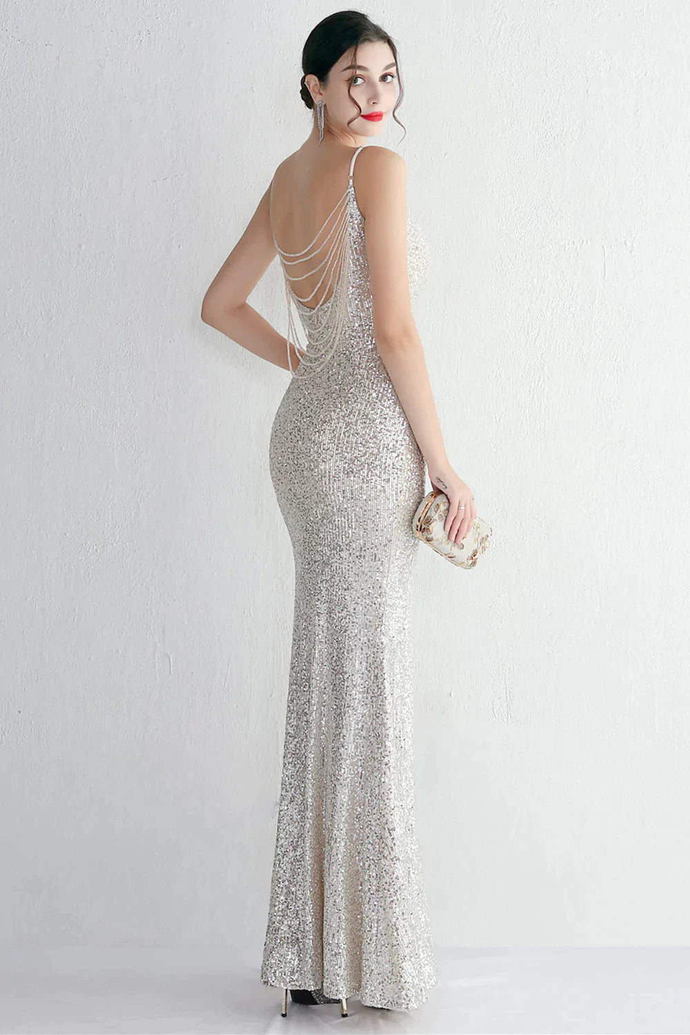 Srebrna Cekinowa Syrenka Sukienki Na Studniówke z Odkrytymi Plecami Z Rozcięciem