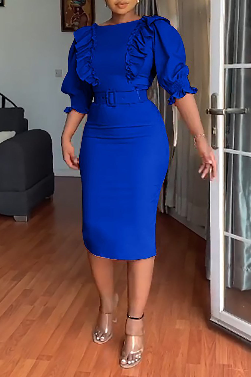 Dekolt Okrągły Fuksja Sukienka Robocza Z Bufiastymi Falbaniastymi Rękawami