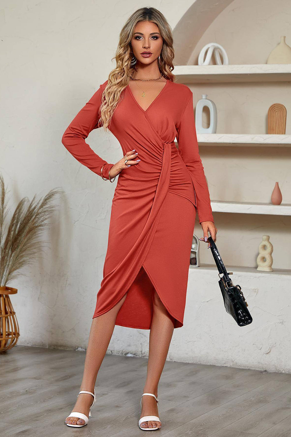 Czarna Sukienki Na Impreze Z Długim Rękawem I Dekoltem W Serek