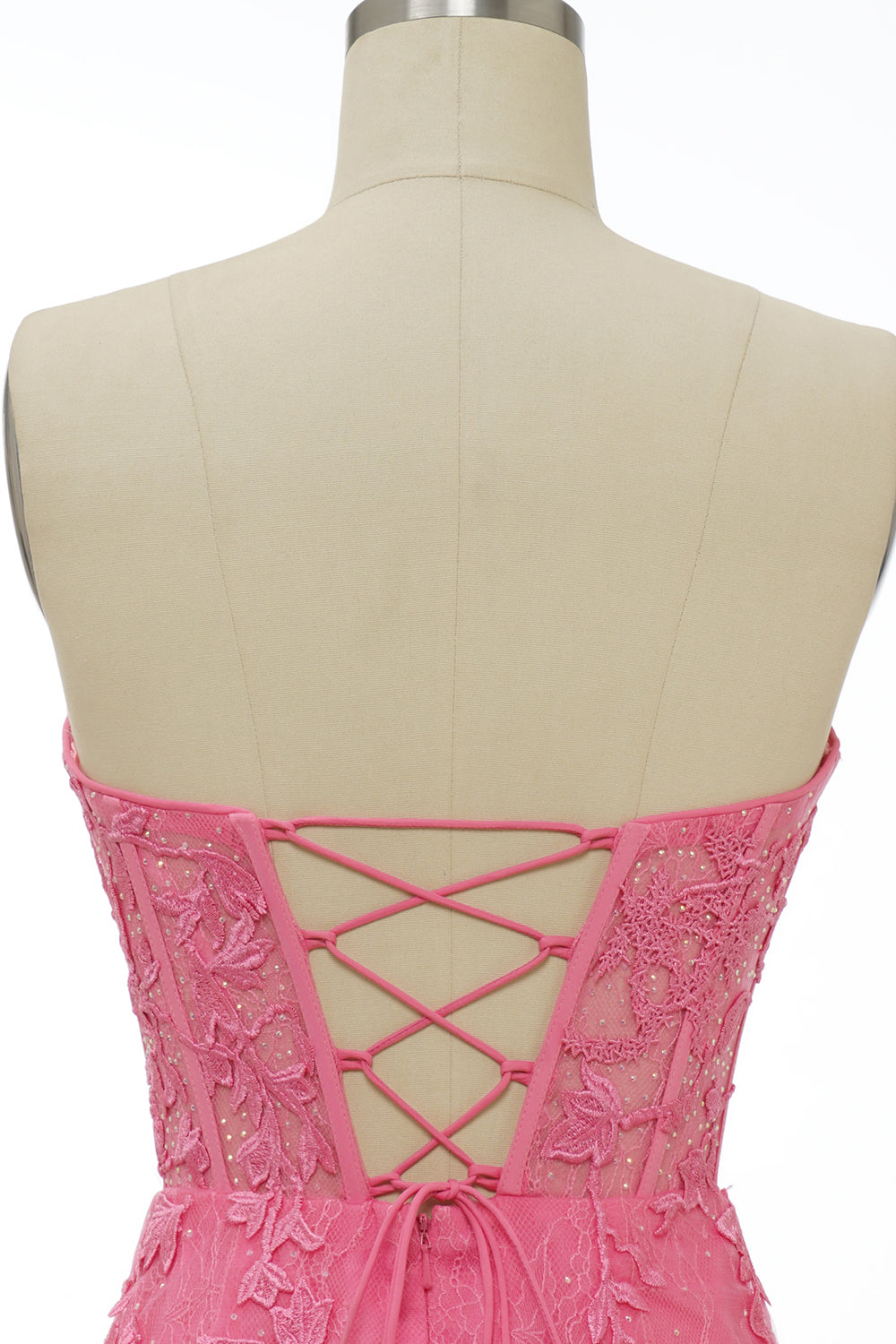 Obcisła różowa krótka sukienka Homecoming z aplikacjami