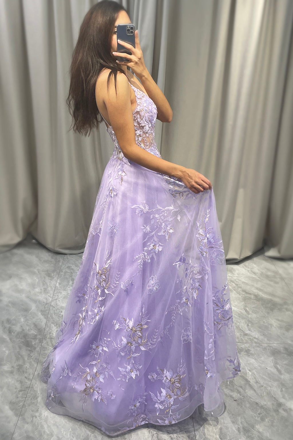 Elegancka Fioletowa Tiulowa Sukienka Na Studniówkę Z Aplikacjami