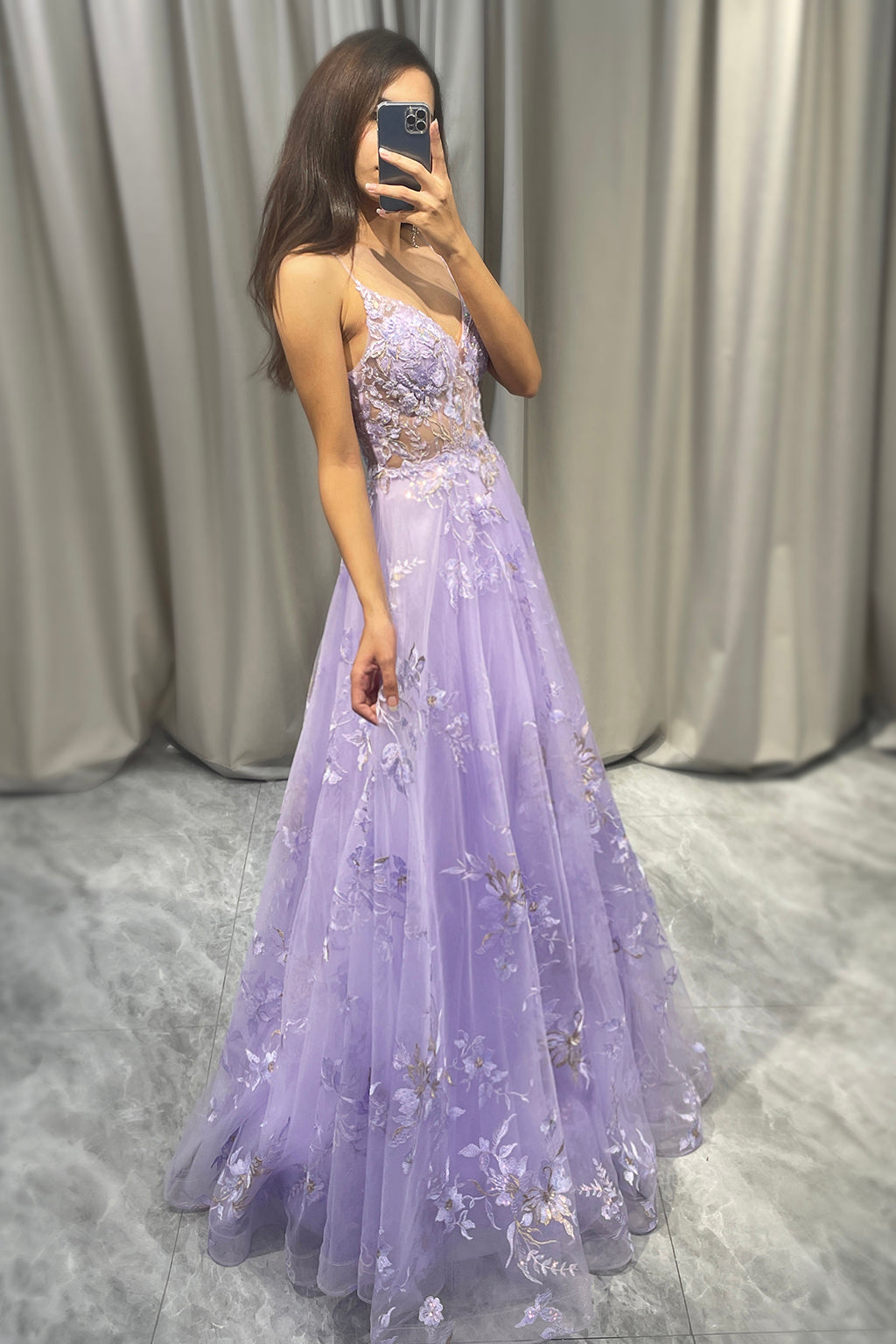 Elegancka Fioletowa Tiulowa Sukienka Na Studniówkę Z Aplikacjami