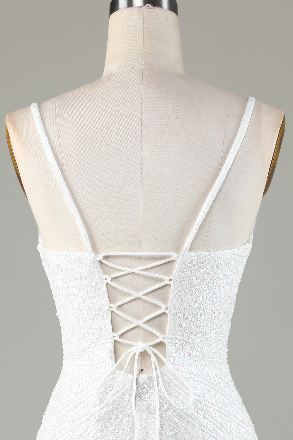 Błyszczące ramiączka Bodycon Spaghetti Niebieskie sznurowane plecy Krótka sukienka Homecoming z koralikami