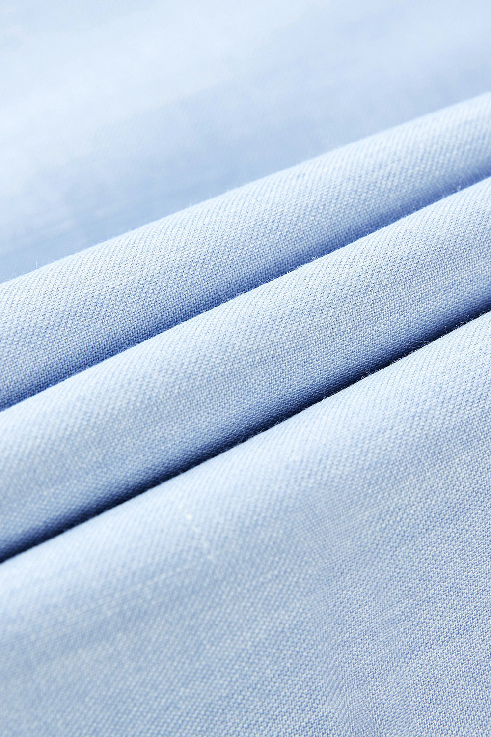 Jasnoszare męskie garnitury maturalne z wyciętymi klapami