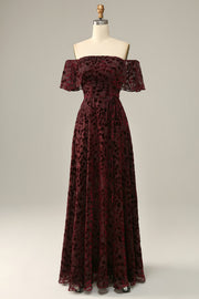 Burgundia Koronkowa Odkrytymi Ramionami Długa Sukienka Wieczorowe z Falbankami