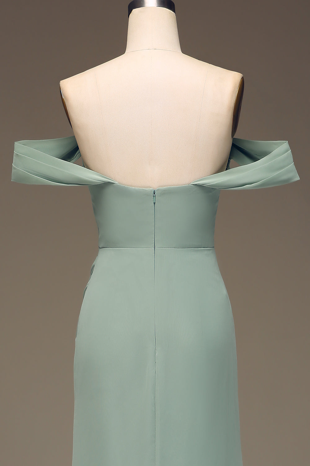 Zielone Satynowe Sukienki Dla Druhny z Odkrytymi Ramionami