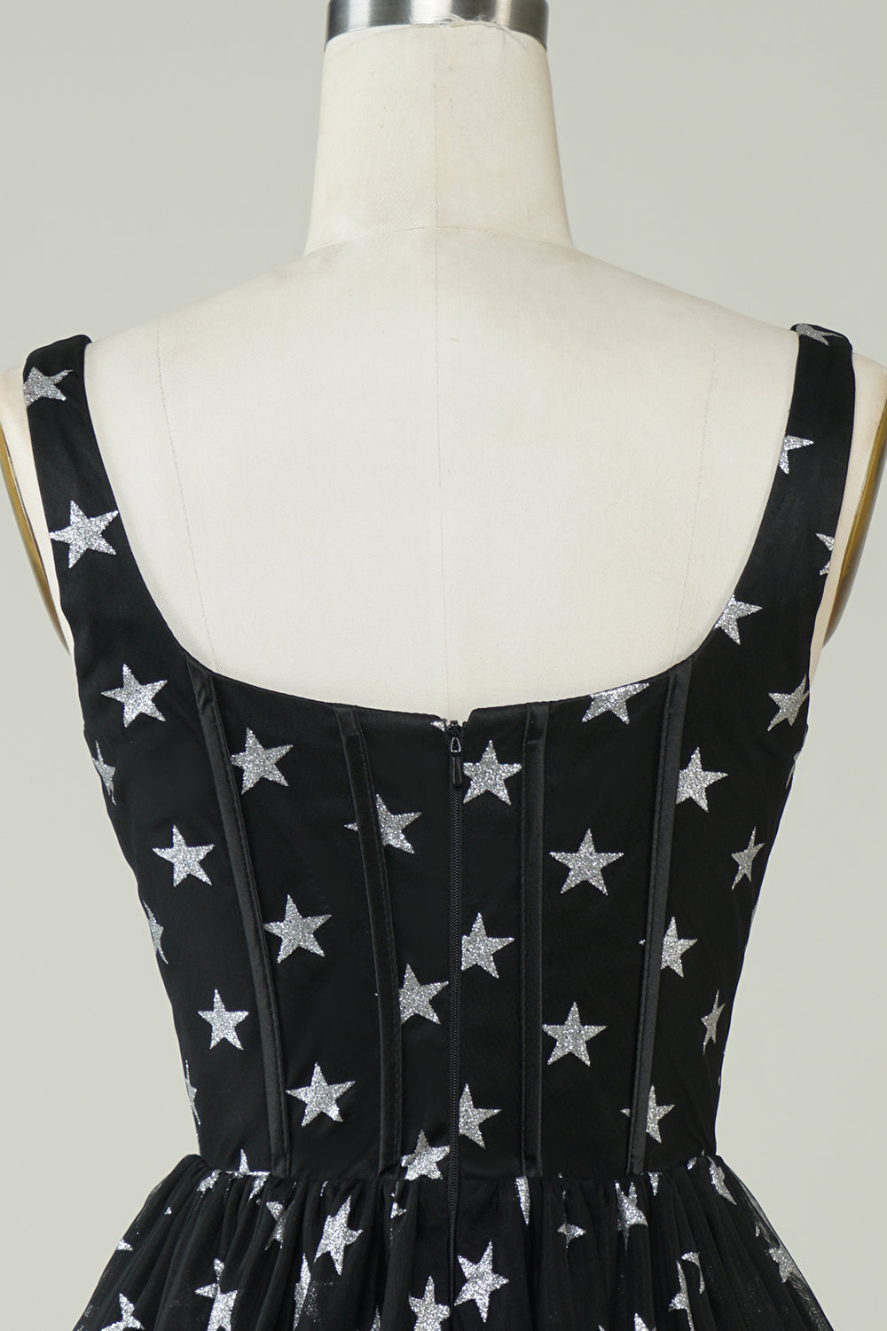 Cute A Line V Neck Czarny Tiul Krótka sukienka Homecoming z gwiazdami