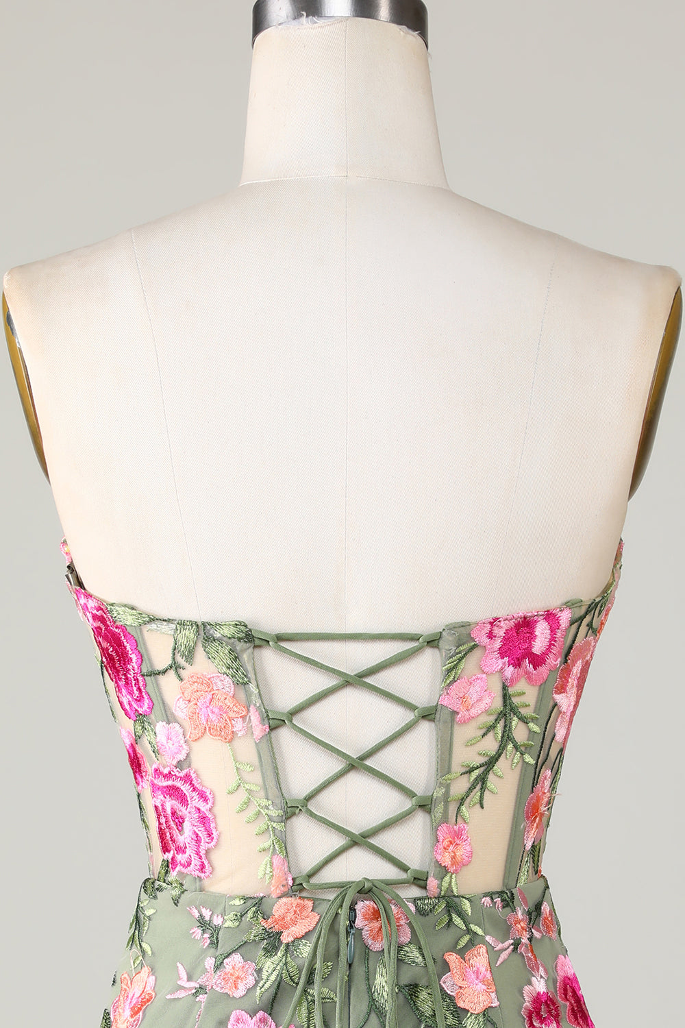 Sweetheart Czarna sukienka Homecoming z aplikacjami