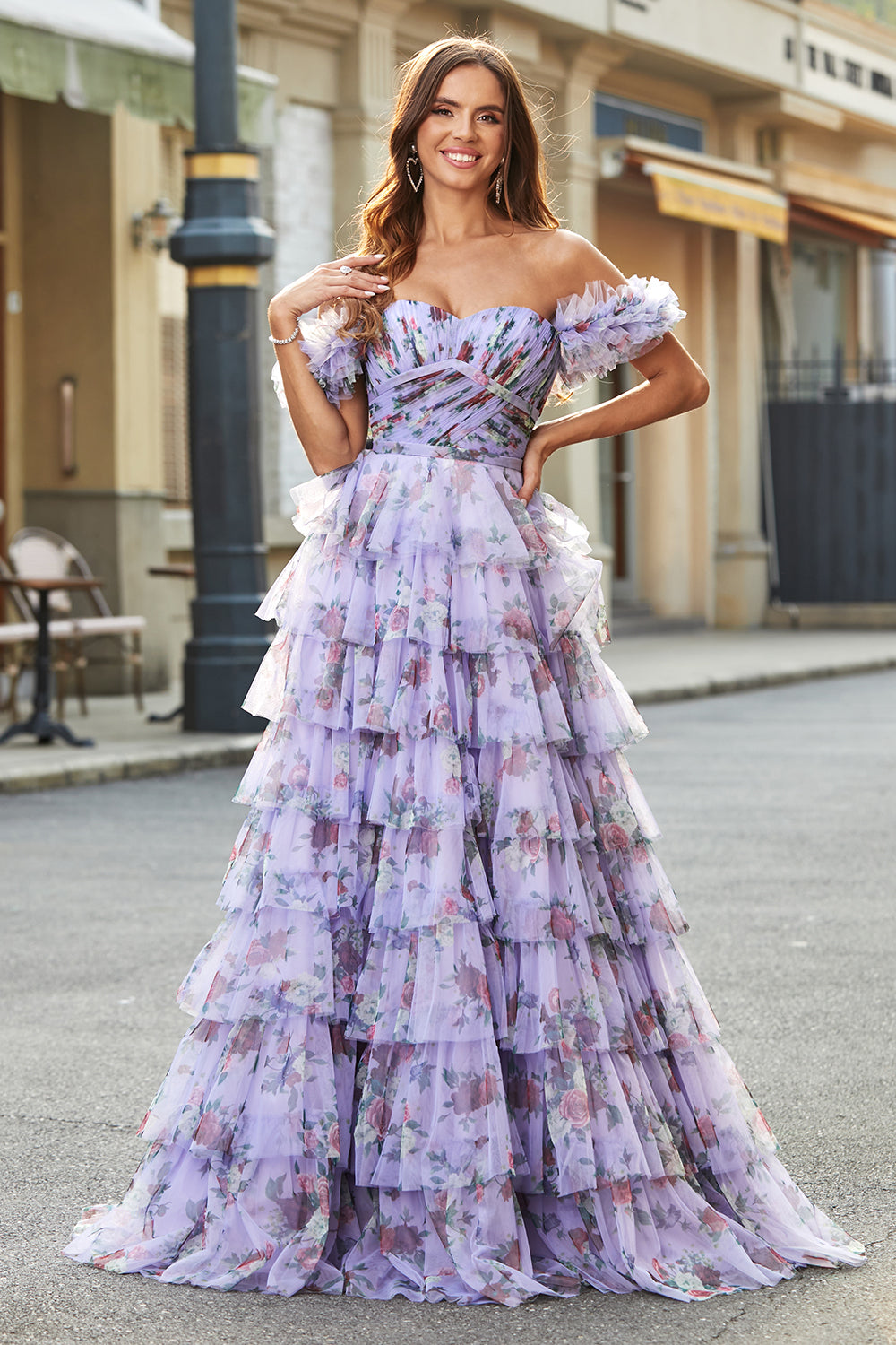 Wspaniała długa sukienka na studniówkę z linią A Off the Shoulder Lavender Print Z Falbankami