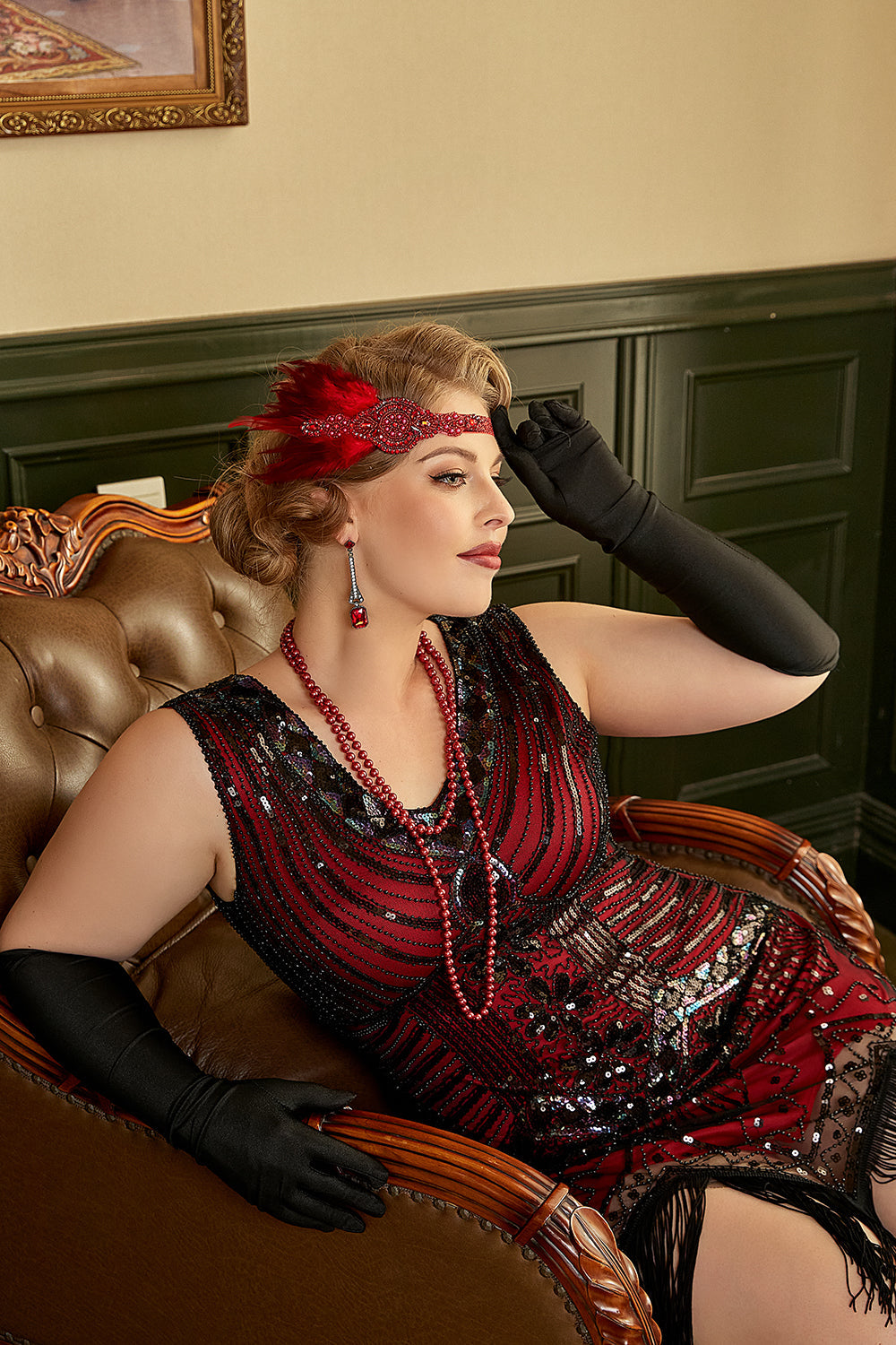 Czerwona Plus Size Sukienka Lata 20 z Frędzlami z Zestawem Akcesoria Lata 20