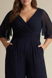 Granatowe kombinezony plus size z szyfonem w serek i półrękawami Mother of the Bride.