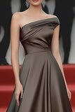 Elegancka stalowo-szara sukienka galowa z ruched A Line