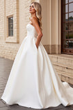 Bez ramiączek A Line Ivory Satin Ruched Suknia Ślubna