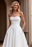 Bez ramiączek A Line Ivory Satin Ruched Suknia Ślubna