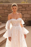 Kość słoniowa Linia Off The Shoulder Flare Sleeve Chapel Train Suknia ślubna z koronkowymi aplikacjami